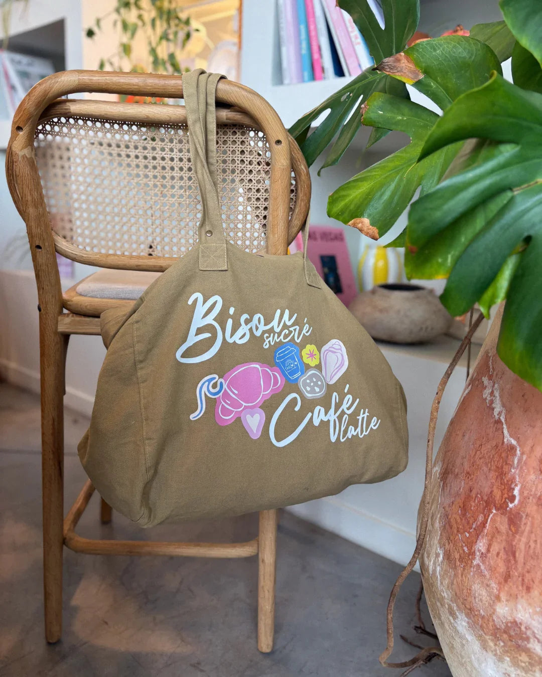 Totebag XXL Kaki – Signature Tanzodo Café