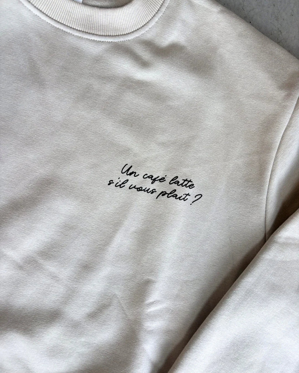 Pull oversize “Un café s’il vous plaît” - BEIGE